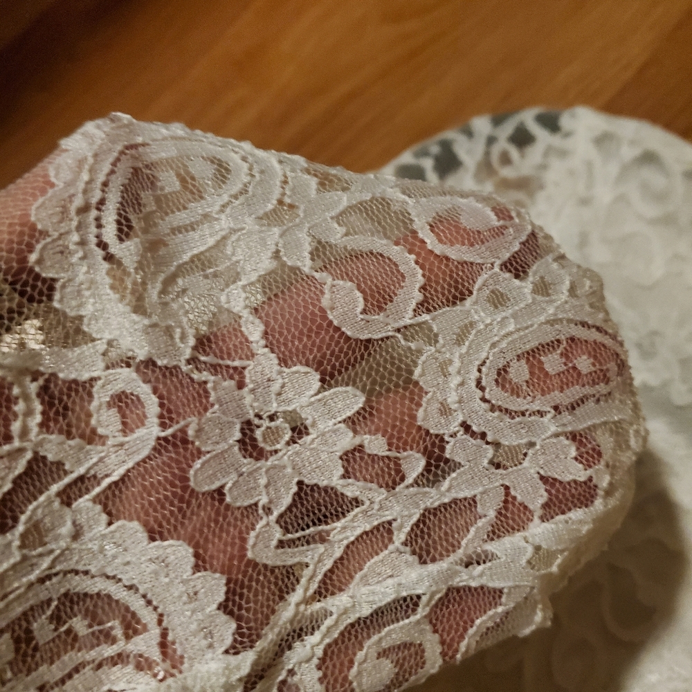 SHEIN White Lace Blouse Size Small - Picture 3 of 7